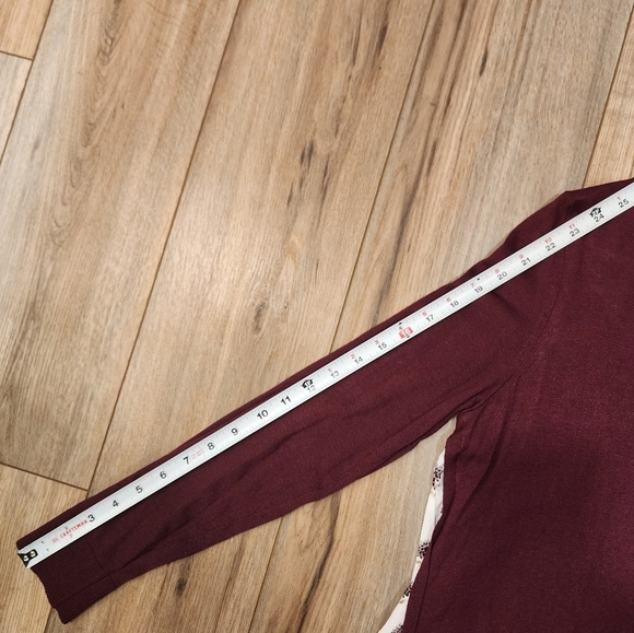 Women's Burgundy Layered Top Size Medium - Picture 7 of 8